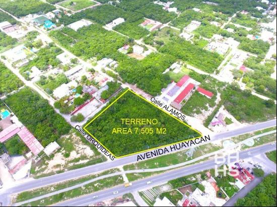 5143 - Land for Sale in Ave. La Luna, Cancun 77500