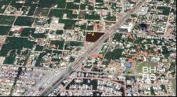 5143 - Land for Sale in Ave. La Luna, Cancún 77500