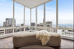 Luxurious Sky-High Bay View Condo