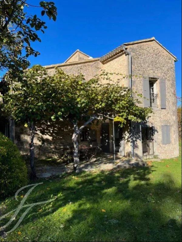Lacoste - Superb property on extensive grounds with gîtes