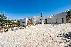 4 Bedroom Villa, brand new in contryside with sea views