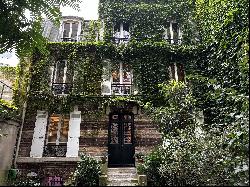 Paris 17th District – An exceptional period property