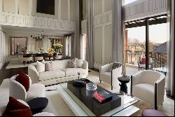 Exceptional five-bedroom apartment in Knightsbridge Gate