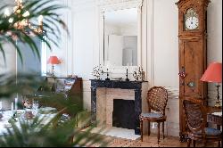 Family property in the historic center of La Rochelle