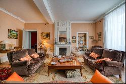 Family property in the historic center of La Rochelle