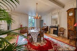 Family property in the historic center of La Rochelle