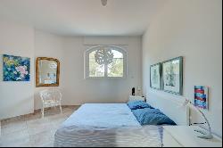 House of 290 sqm with a view near Aix-en-Provence.