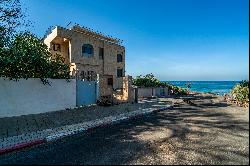 Sea Front 4-Story House in Jaffa