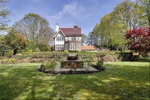 Osmunda Bank, Dormans Park, East Grinstead, West Sussex, RH19 2NB