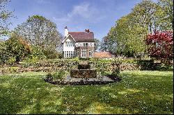 Osmunda Bank, Dormans Park, East Grinstead, West Sussex, RH19 2NB