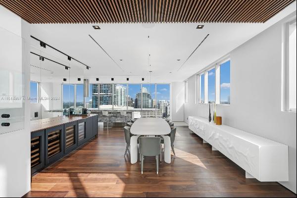 Welcome to the epitome of luxury living in the heart of Brickell.This fully remodeled 2-st