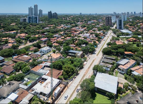 Land on Molas López Avenue