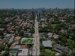 Land on Molas López Avenue