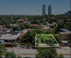 Land on Molas López Avenue