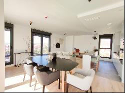 Stunning penthouse in exclusive residential complex in Malaga centre with spectacular vie