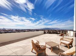 Stunning penthouse in exclusive residential complex in Malaga centre with spectacular vie