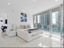 495 Brickell Ave BAY707