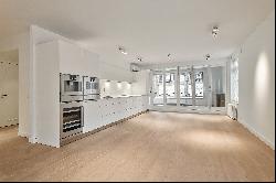 Luxurious apartment with lift and parking garage close to the Vondelpark