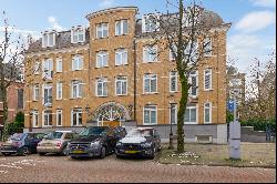 Luxurious apartment with lift and parking garage close to the Vondelpark