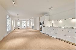 Luxurious apartment with lift and parking garage close to the Vondelpark