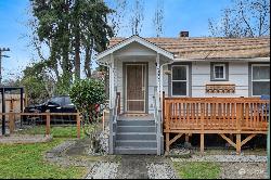 8857 24th Avenue SW, Seattle WA 98106