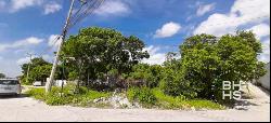 6001 - Land for Sale on Luis Donaldo Colosio Blvd. in Cancun Qui, Cancún 77500