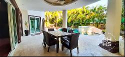 5551 - Cancun Villa Magna home for sale with pool Mallorca 13, Cancún 77500