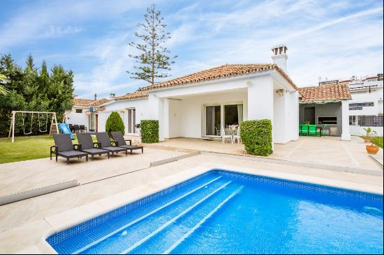 Exquisitely renovated family villa close to all amenities and th, Estepona 29680