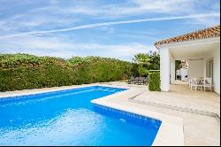 Exquisitely renovated family villa close to all amenities and th, Estepona 29680