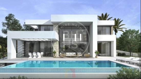 Impressive villa for sale in one of the elite areas in Moraira, Teulada 03724