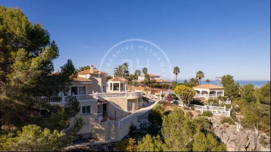 Enchanting Villa for Sale in Denia's Tranquil Marquesa VI, Dénia 03700