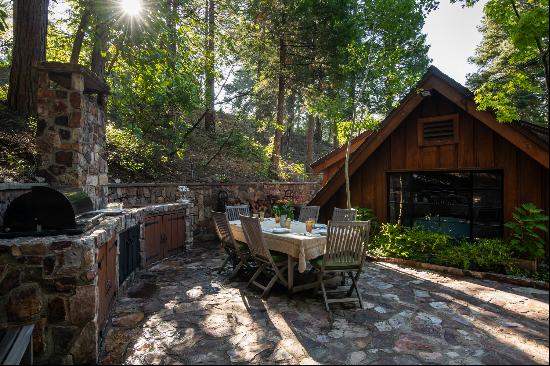 324 Summit Drive, Lake Arrowhead CA 92352