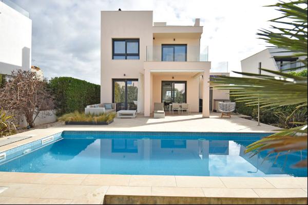 sleek Modern house with pool in Sa Rapita