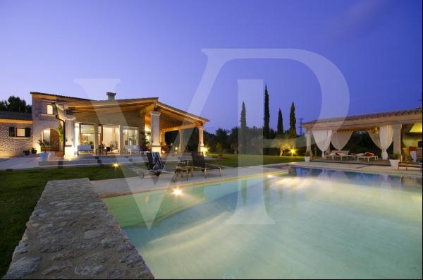 country house in Pollensa with beautiful views and pool