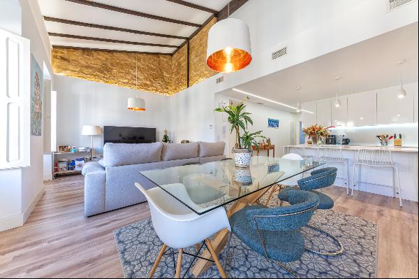 Stylish Renovated Duplex Penthouse in the Heart of Alicante