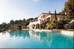 Provencal property : a true heaven of peace with breathtaking views