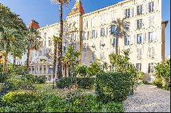 Prestigious 6-Room Apartment in Nice's Carré d'Or