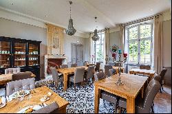 SUMPTUOUS 18TH CENTURY RESIDENCE 10 KM FROM