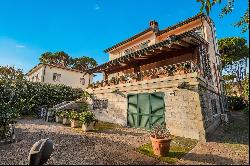 Private Villa for sale in Camaiore (Italy)