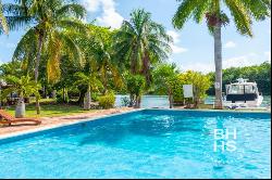 5797 - House for Sale Villa Sicilia Cancun Hotel Zone, Cancún 77500