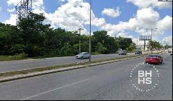 5609 - Land for Sale on Luis Donaldo Colosio Highway Cancun Down, Cancún 77500