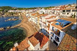 Typical mediterranean house in Calella in first line of beach