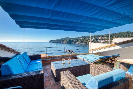 Typical mediterranean house in Calella in first line of beach