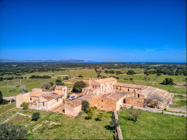 Magnificent historic manor house in the hills of Santa Margalida