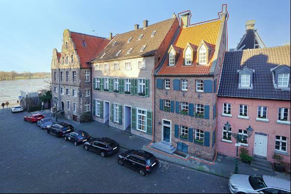 Magnificent and historic townhouse directly on the Rhine