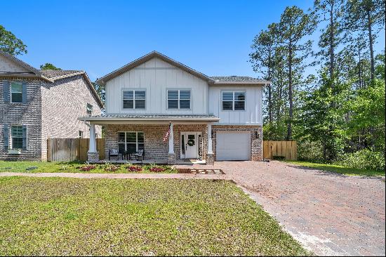 Custom Brick Home With Garage And Separate In-Law Suite Near Bay