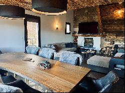 Rare chalet with direct access to the ski slopes, 230sqm of living space