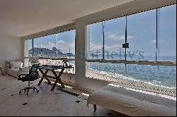 Triplex penthouse overlooking the beach of Copacabana