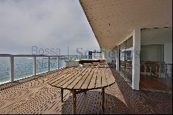 Triplex penthouse overlooking the beach of Copacabana