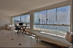 Triplex penthouse overlooking the beach of Copacabana